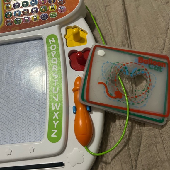 VTech Write & Learn Creative Center - Picture 2 of 4